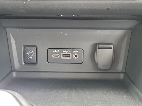 Certified 2025 Nissan Sentra SV FWD image 28