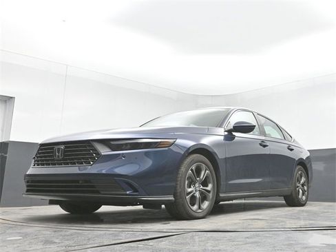 Used 2025 Honda Accord EX-L image 43