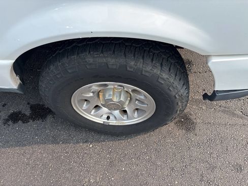 Used 2011 Ford Ranger XLT image 8