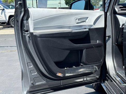 New 2026 Toyota Sienna XLE FWD image 19