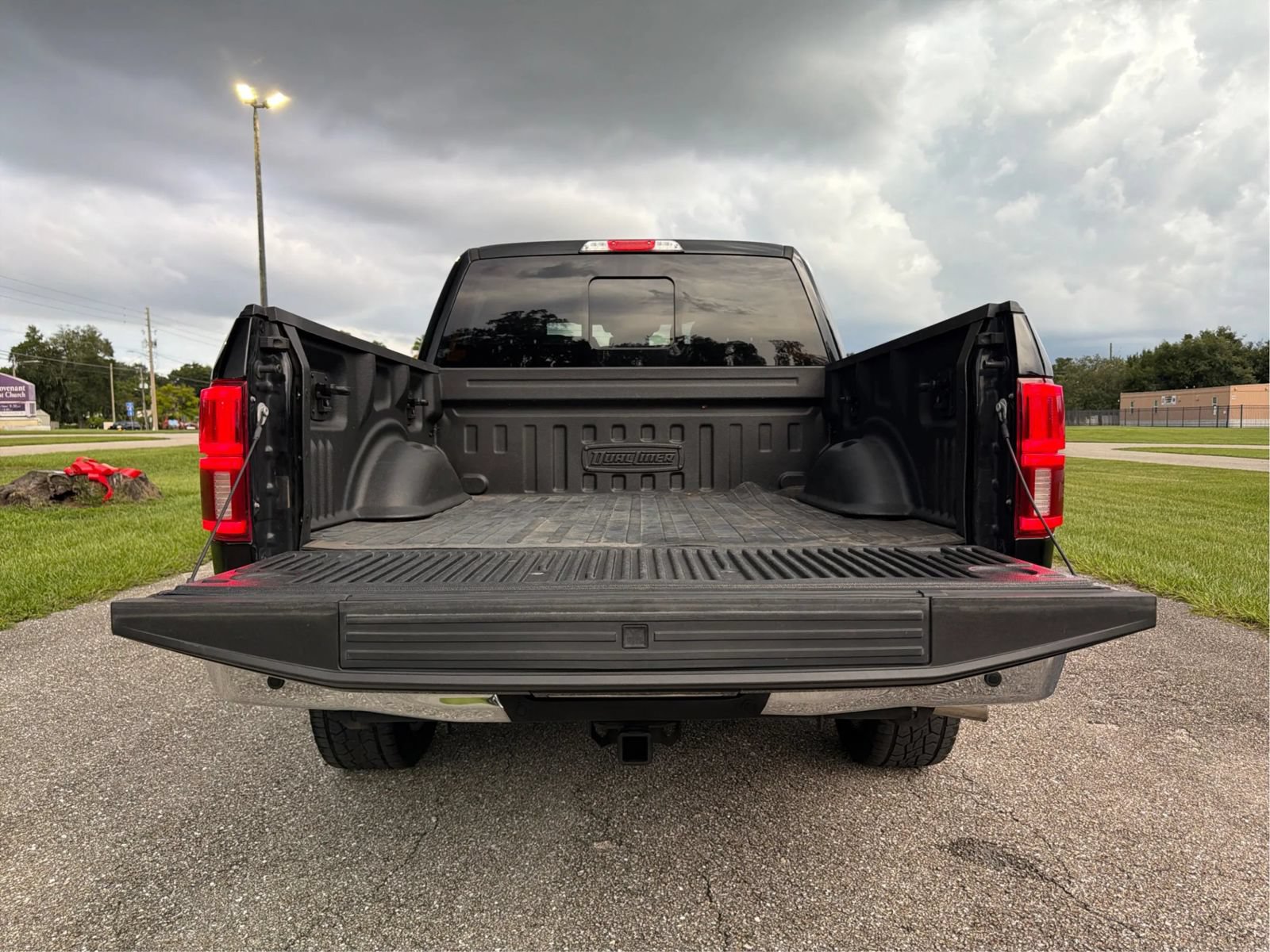 Used 2018 Ford F150 Lariat w/ Equipment Group 502A Luxury AWD/4WD image 7