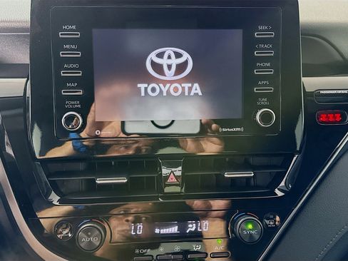 Used 2024 Toyota Camry LE FWD image 18