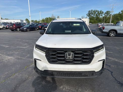 Used 2023 Honda Pilot Sport image 9