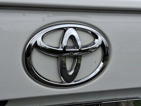 Used 2024 Toyota RAV4 LE AWD/4WD image 28