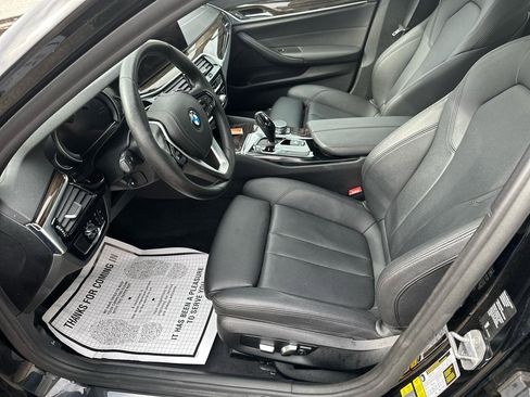 Used 2019 BMW 530e w/ Convenience Package RWD image 9