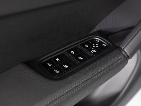Certified 2026 Porsche Cayenne Coupe AWD/4WD image 21