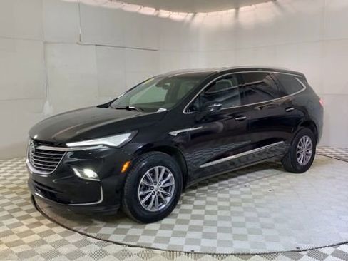 Used 2024 Buick Enclave Essence w/ LPO, Floor Liner Package image 4