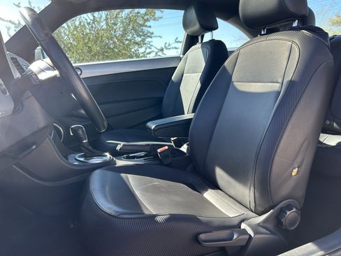 Used 2014 Volkswagen Beetle 1.8T image 11