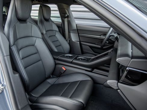 Used 2025 Porsche Taycan 4 Cross Turismo image 41