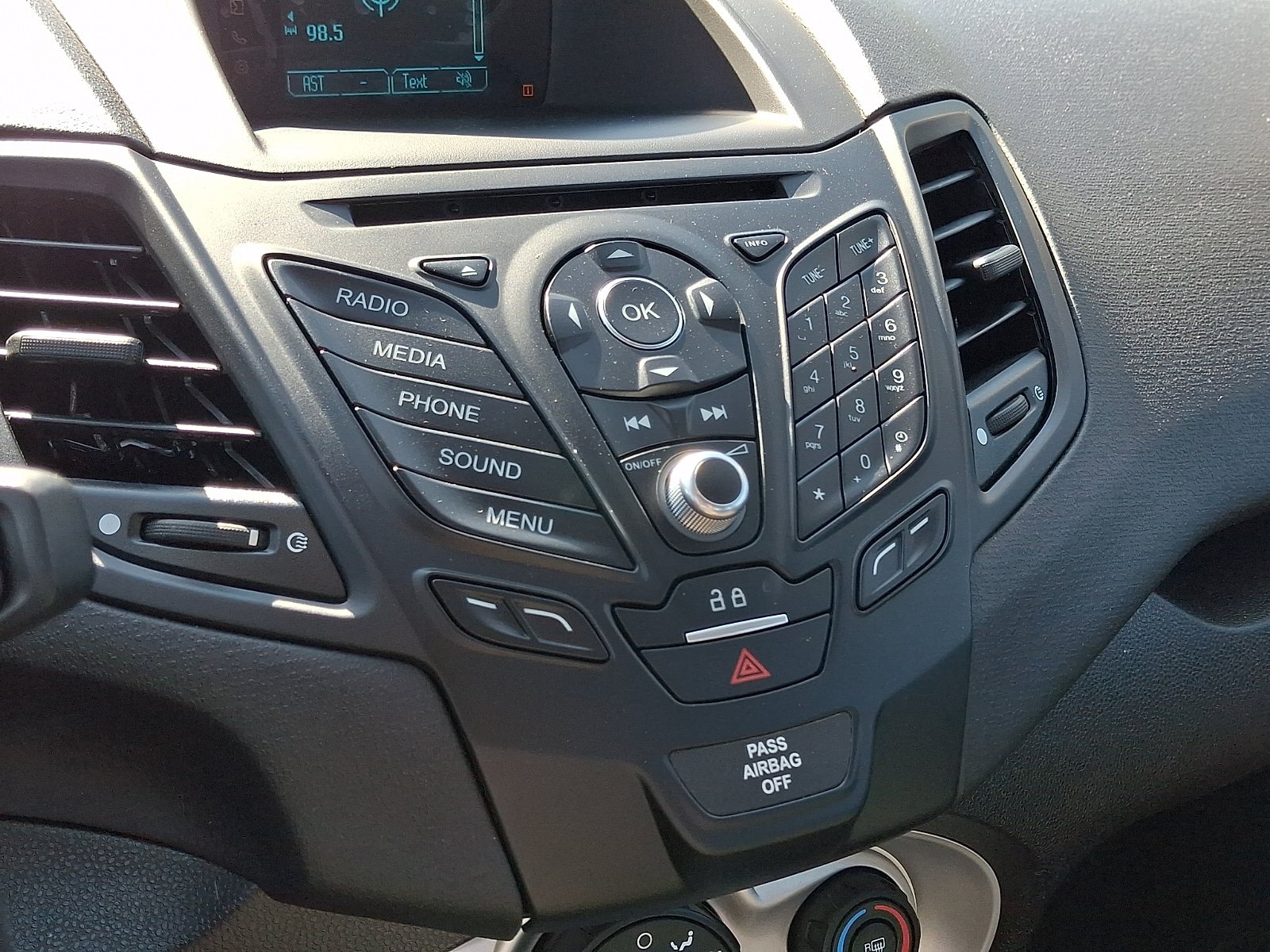 Used 2016 Ford Fiesta SE FWD image 18