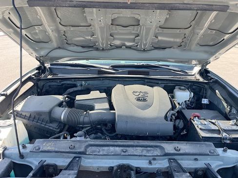 Used 2023 Toyota Tacoma TRD Off-Road AWD/4WD image 27
