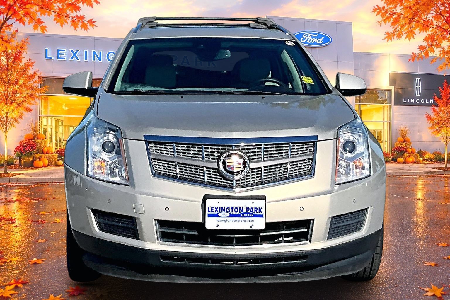 Used 2015 Cadillac SRX Luxury w/ Driver Awareness Package FWD image 2