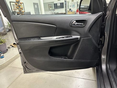 Used 2019 Dodge Journey SE w/ Premium Group image 10