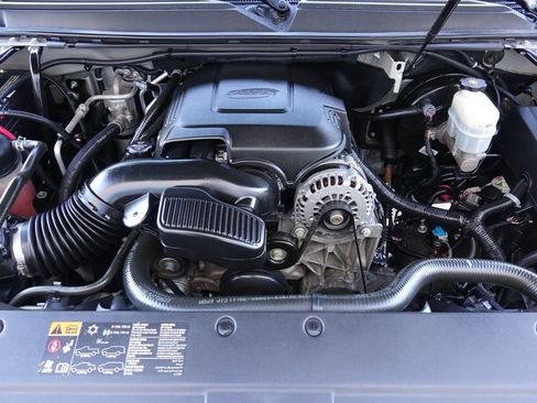 Used 2014 Chevrolet Suburban LTZ image 36