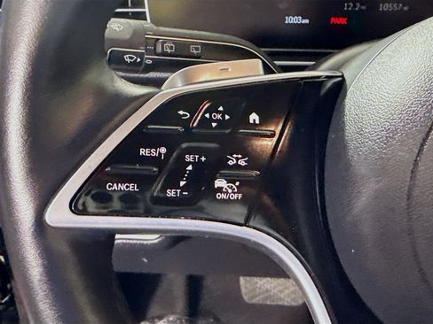 Used 2025 Mercedes-Benz GLS 450 4MATIC image 14