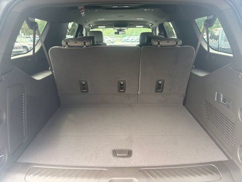 New 2026 Chevrolet Suburban LT w/ Comfort Package AWD/4WD image 15