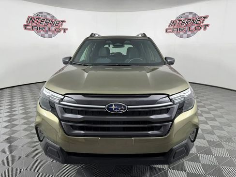 Used 2026 Subaru Forester Premium AWD/4WD image 2