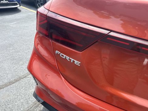 Used 2023 Kia Forte LXS w/ LXS Technology Package FWD image 5
