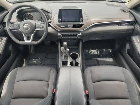 Used 2024 Nissan Altima 2.5 SV FWD image 15
