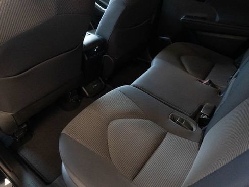 Used 2022 Toyota Highlander L FWD image 21