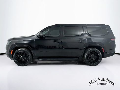 Used 2023 Jeep Wagoneer Series II AWD/4WD image 4