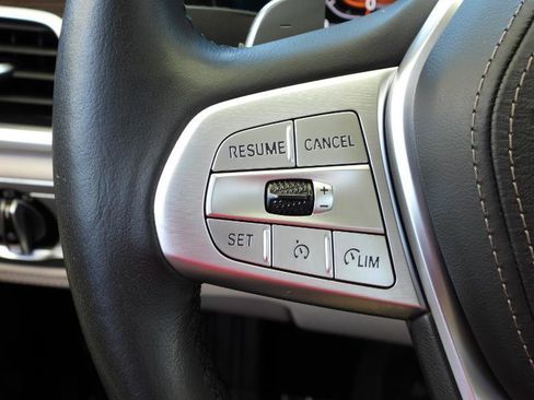 Used 2021 BMW 740i w/ Premium Package RWD image 96