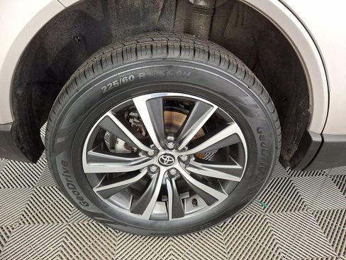 Certified 2023 Toyota Venza LE image 26