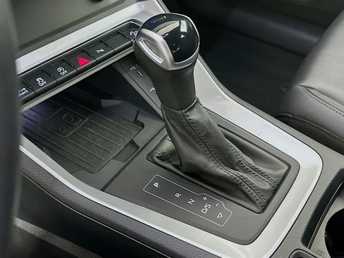 Used 2024 Audi Q3 2.0T Premium image 23