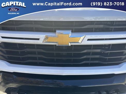 Used 2024 Chevrolet Silverado 2500 Custom w/ Custom Value Package image 10