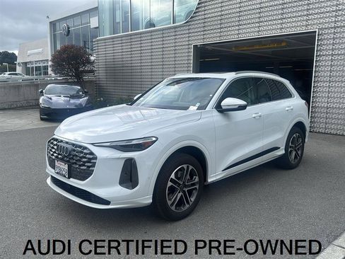 Used 2025 Audi Q5 Premium w/ Convenience Package AWD/4WD image 1