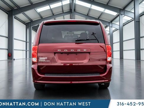 Used 2019 Dodge Grand Caravan SE FWD image 25