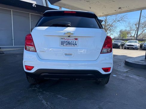 Used 2020 Chevrolet Trax LS w/ Tint and Cruise Package image 5