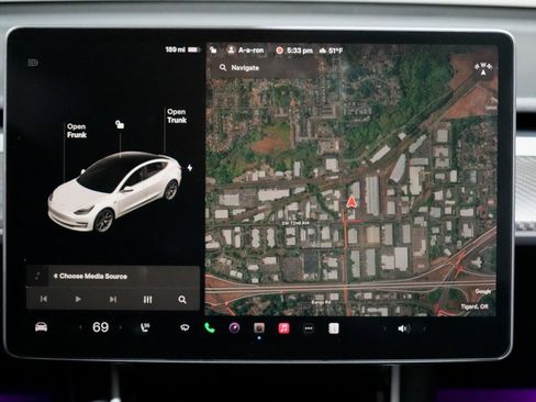 Used 2018 Tesla Model 3 Long Range image 14