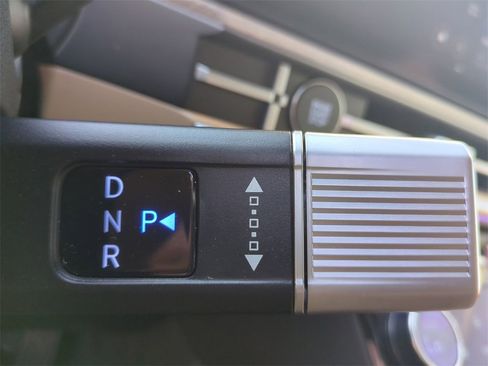 Used 2025 Hyundai Santa Fe Limited image 22