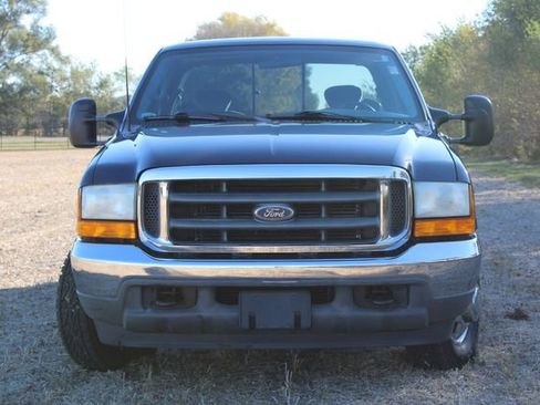 Used 2001 Ford F350 XLT image 2