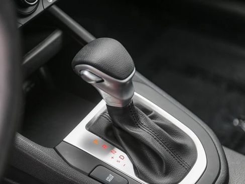 Certified 2022 Kia Forte LXS w/ LXS Technology Package image 20