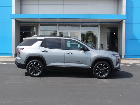 New 2026 Chevrolet Equinox RS AWD/4WD image 3