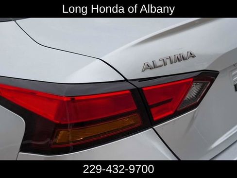 Used 2024 Nissan Altima 2.5 SR FWD image 10