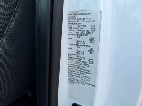 Used 2024 Ford F550 4x4 Regular Cab Super Duty image 11