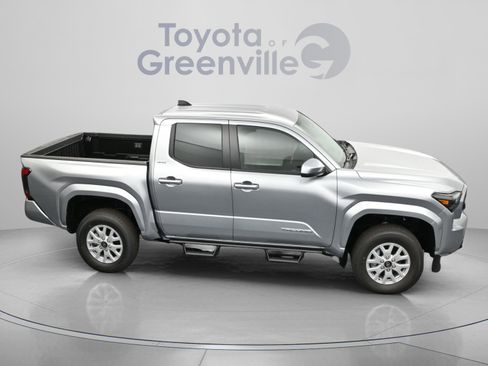 Certified 2024 Toyota Tacoma SR5 w/ SR5 Upgrade Package AWD/4WD image 17