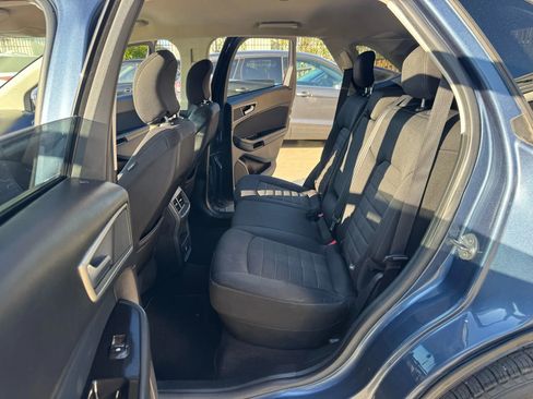 Used 2019 Ford Edge SEL image 28