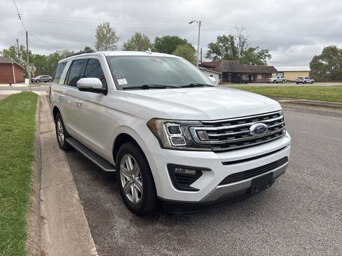 Used 2020 Ford Expedition XLT w/ Equipment Group 202A image 8