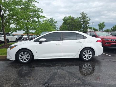 Used 2021 Toyota Corolla LE w/ Carpet Mat Package (TMS) FWD image 2