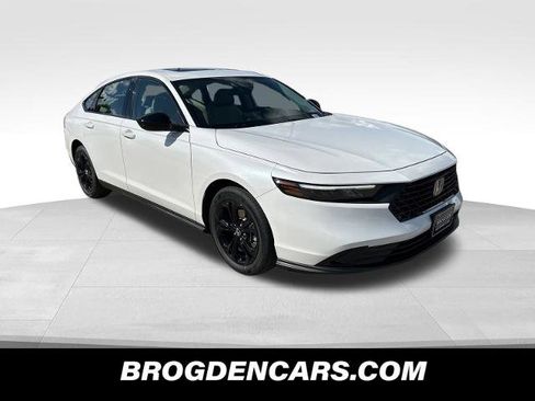 New 2025 Honda Accord SE image 1