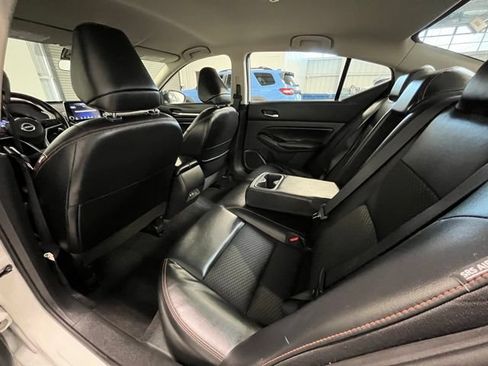 Used 2024 Nissan Altima 2.5 SR FWD image 16