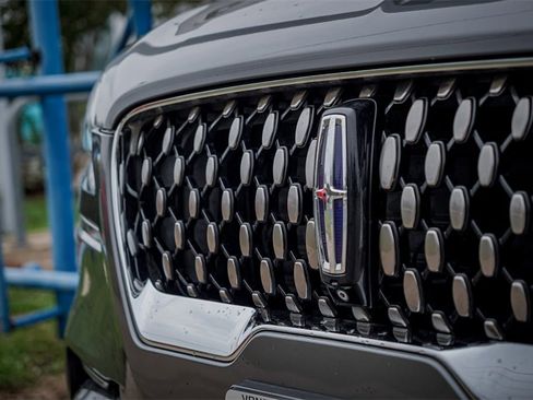 Used 2021 Lincoln Aviator Grand Touring w/ Elements Package Plus image 4