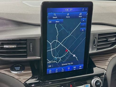 Used 2023 Ford Explorer Limited w/ Limited Technology Package image 18