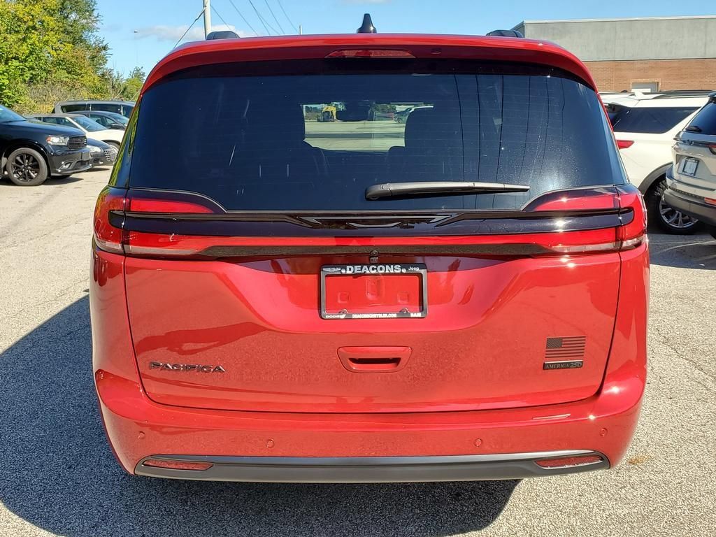 New 2027 Chrysler Pacifica Select AWD/4WD image 5