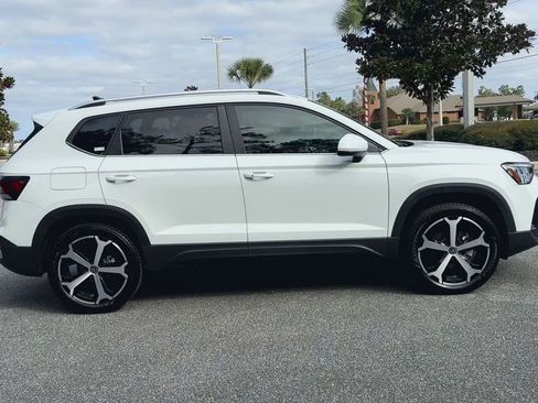 New 2026 Volkswagen Taos SEL image 9