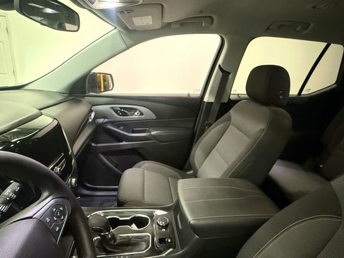Used 2021 Chevrolet Traverse LS image 15